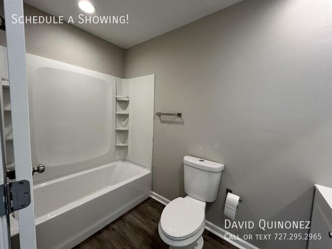 Building Photo - 5715 Heather View Ln