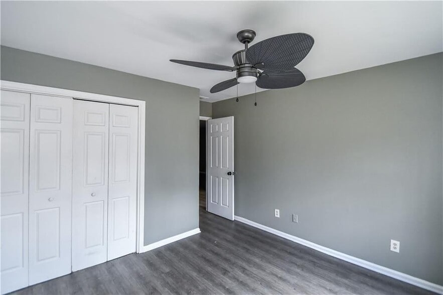 Building Photo - 735 Oak Dr