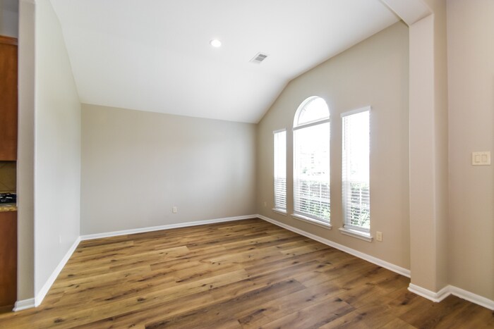 Building Photo - 5047 Gulf Stream Ln