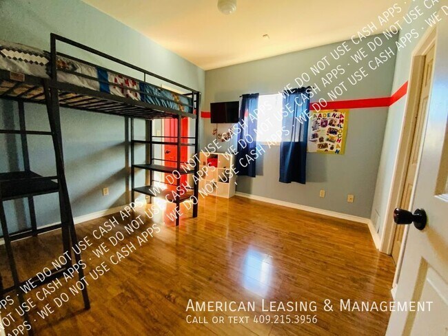Building Photo - 4820 Edgewood Ln