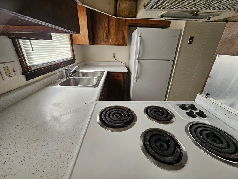 Building Photo - 401 S 1st St