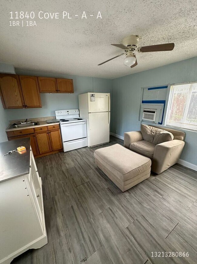 Building Photo - 11840 Cove Pl