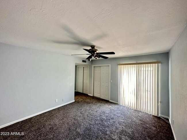 Building Photo - 821 E Orange Dr