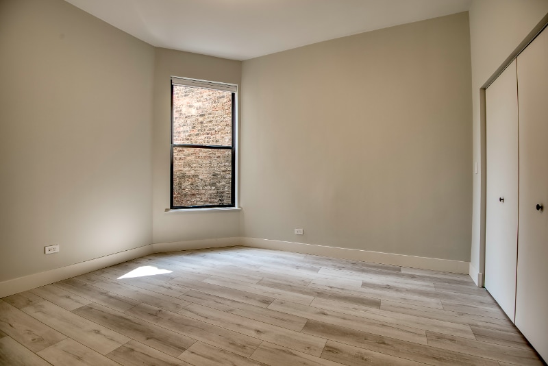 Building Photo - 4040 N Kenmore Ave