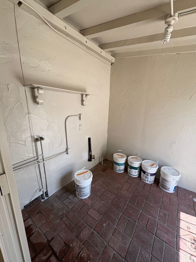 Building Photo - Charming Spanish Colonial house with huge ...