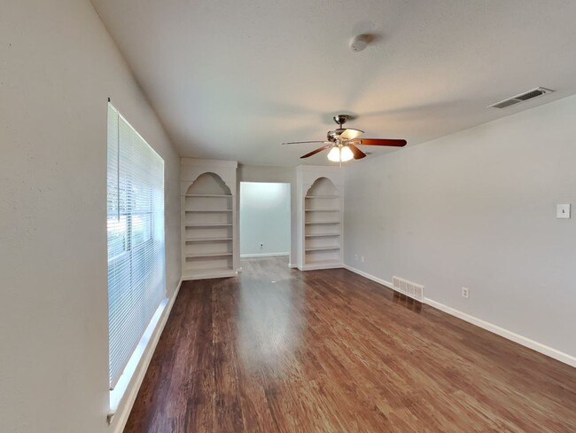 Building Photo - Spacious 3-Bed, 2-Bath Home in Allen, TX with Split Floor Plan, Double Oven & Large Shaded Backyard