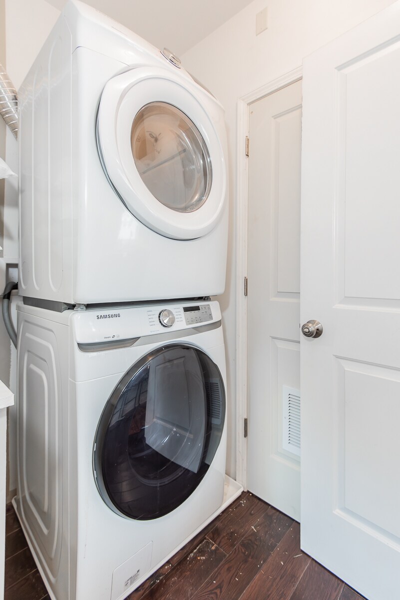 Building Photo - 2015 McNair Ave