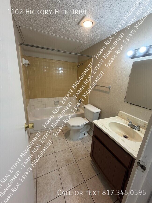 Building Photo - 1102 Hickory Hill Dr