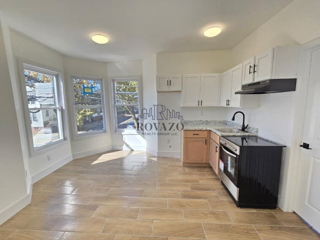 Building Photo - 634 15th Ave