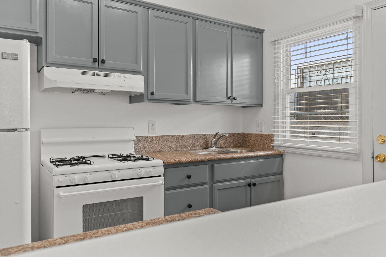 Building Photo - 526 Magnolia Ave