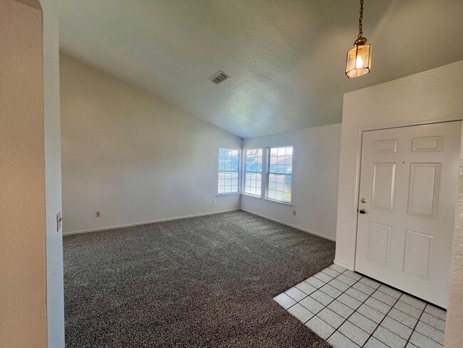 Building Photo - Single story with 3 car garage!