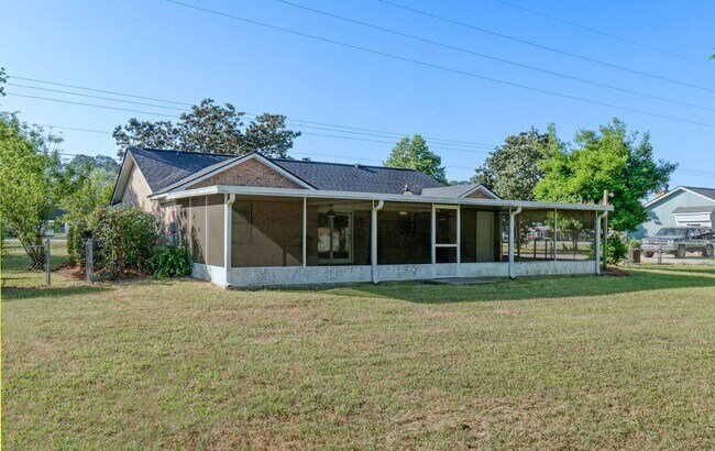 Building Photo - Lee County!