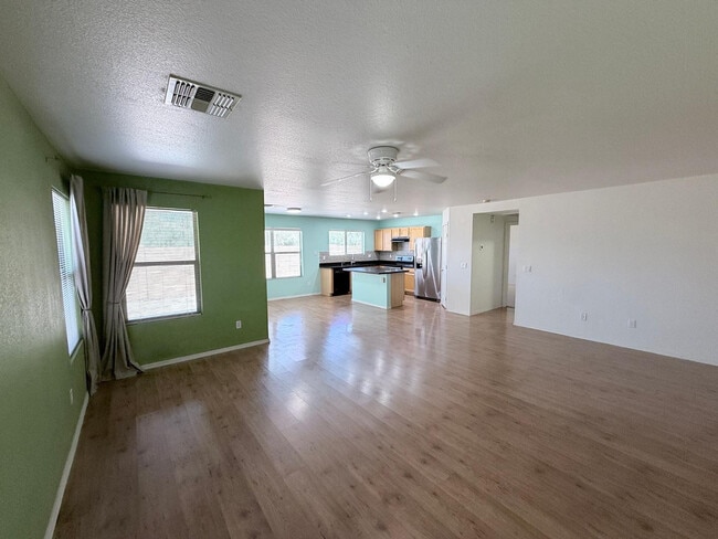 Building Photo - 1106 S Fresno Ct