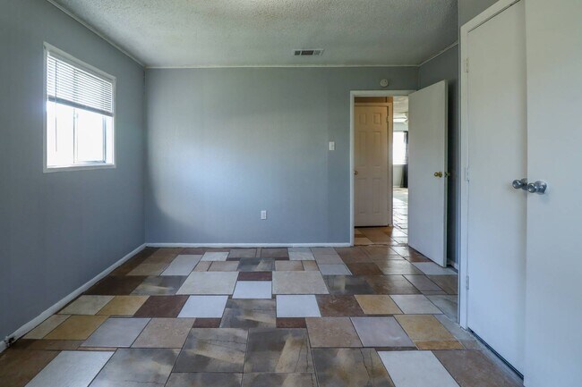 Building Photo - 1309 Greenwood Ave