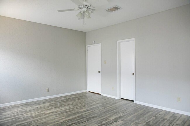 Building Photo - 6000 Reims Rd