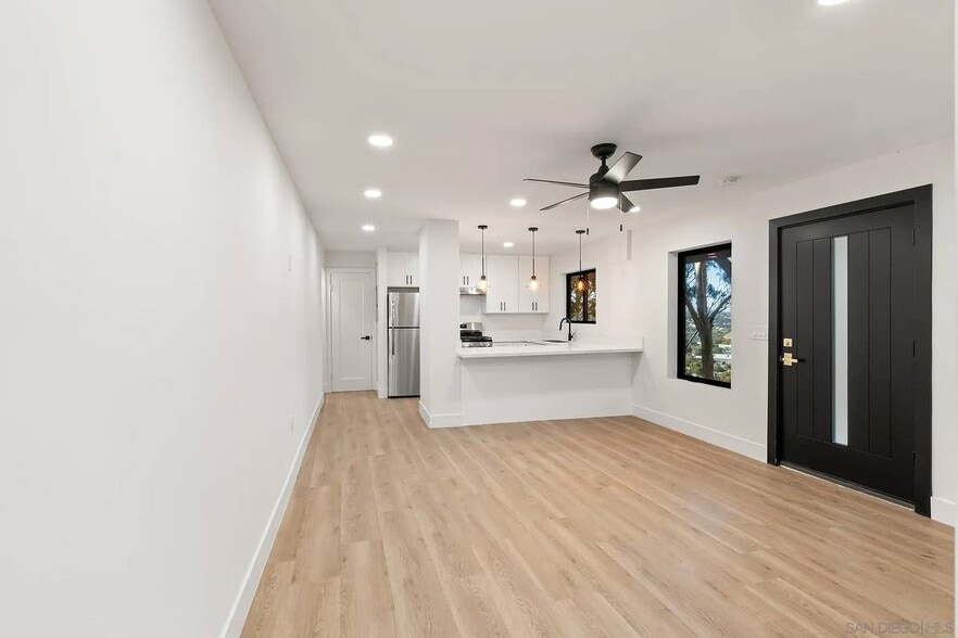 Building Photo - 2366 Almeria Ct