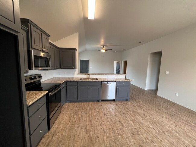 Building Photo - 716 Hillshire Ave