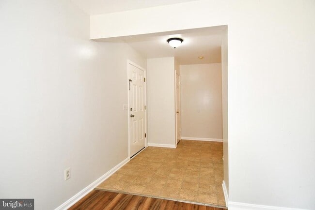 Building Photo - 6125 Trident Ln