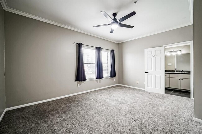 Building Photo - 17 Waugh Dr
