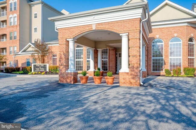 Building Photo - 557 Rhapsody Ct