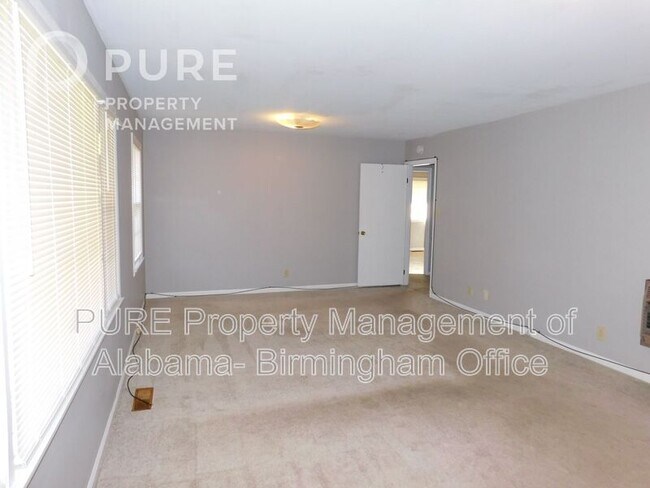 Building Photo - 117 22nd Ave NW