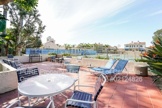 Building Photo - 3221 Francois Dr