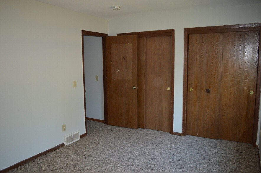 Building Photo - 2029 Adderbury Ln