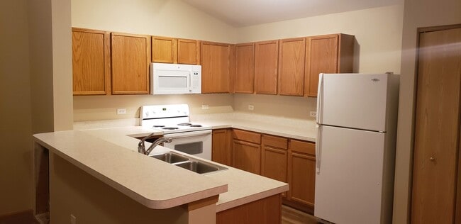 Building Photo - 1819 Silverstone Dr