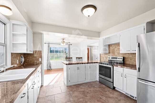 Building Photo - Welcome to Downriver