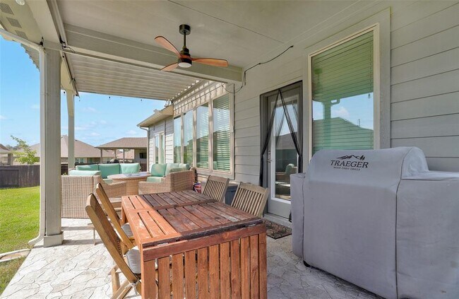 Building Photo - 134 Longmire Cv