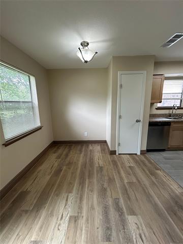 Building Photo - 1105 N Knowles Dr
