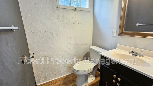 Building Photo - 139 S Lafayette Ave