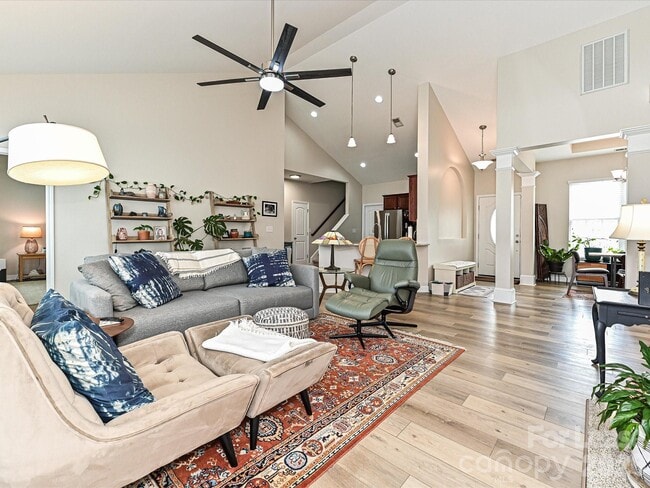 Building Photo - 17405 Caldwell Track Dr