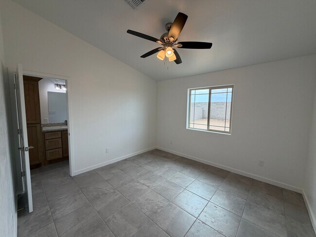 Building Photo - BRAND NEW 3 BEDROOM HOME!