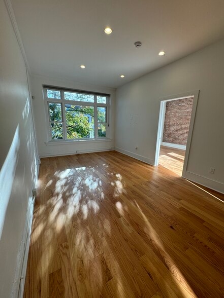 Living room - 88 Main St