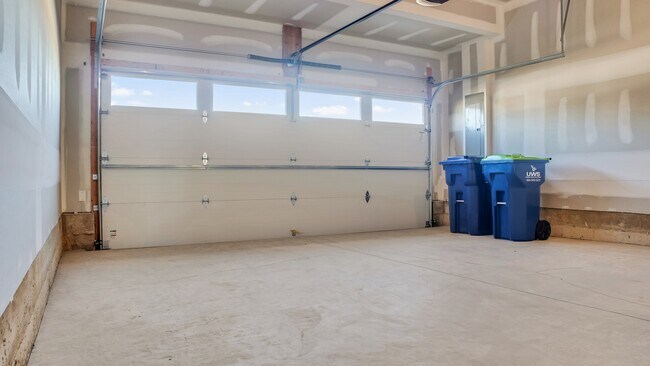 Building Photo - 355 Aspen Wy