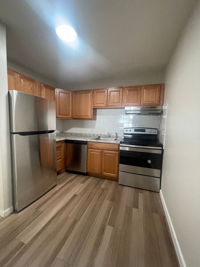 Interior Photo - 430 Riverview Apartments