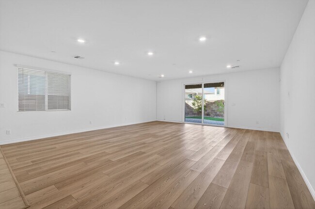 Building Photo - THIS is the HOME you have been waiting for!