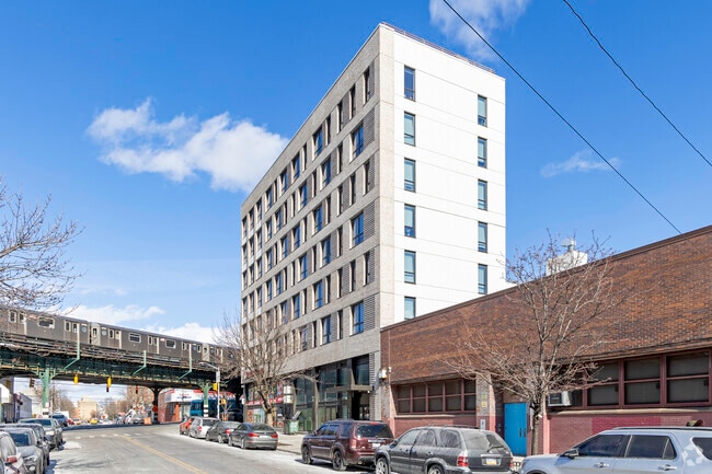 Building Photo - 980 Westchester Ave