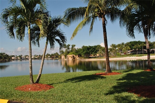 Building Photo - 6672 NW 107 Ct