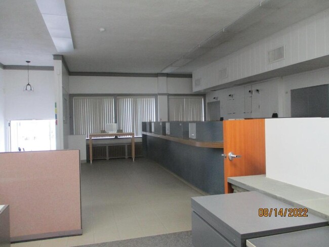 Building Photo - 126 Main St