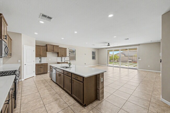 Building Photo - 30731 Monterey Cir