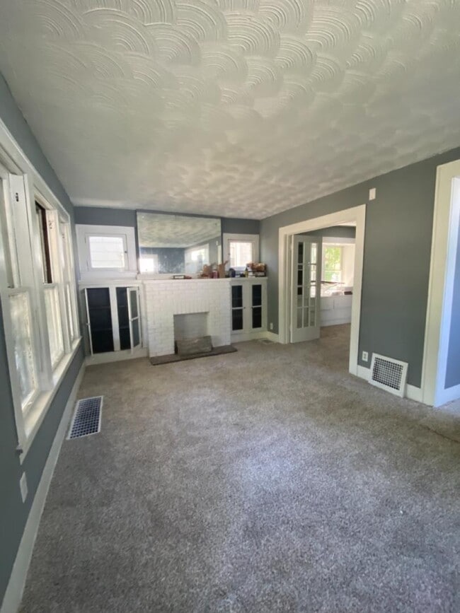 Building Photo - 937 Lawton St