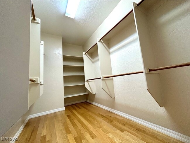 Building Photo - 2529 Flodden St