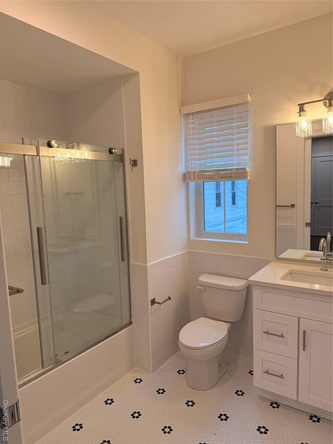 Building Photo - 122 Greenwich Ave