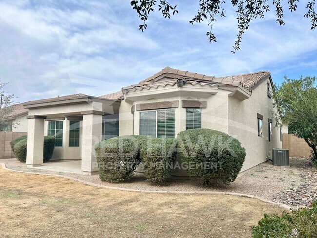 Building Photo - 1057 E Sourwood Dr