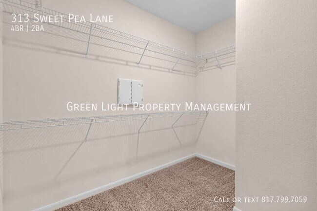 Building Photo - 313 Sweet Pea Ln