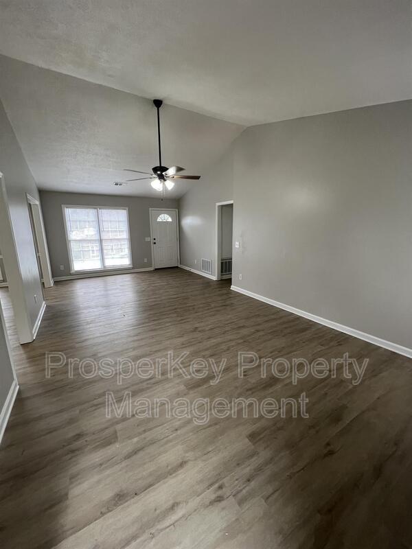 Building Photo - 729 Georgia Dr