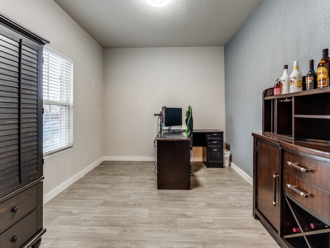 Building Photo - Charming 3BR w/Study House in Converse