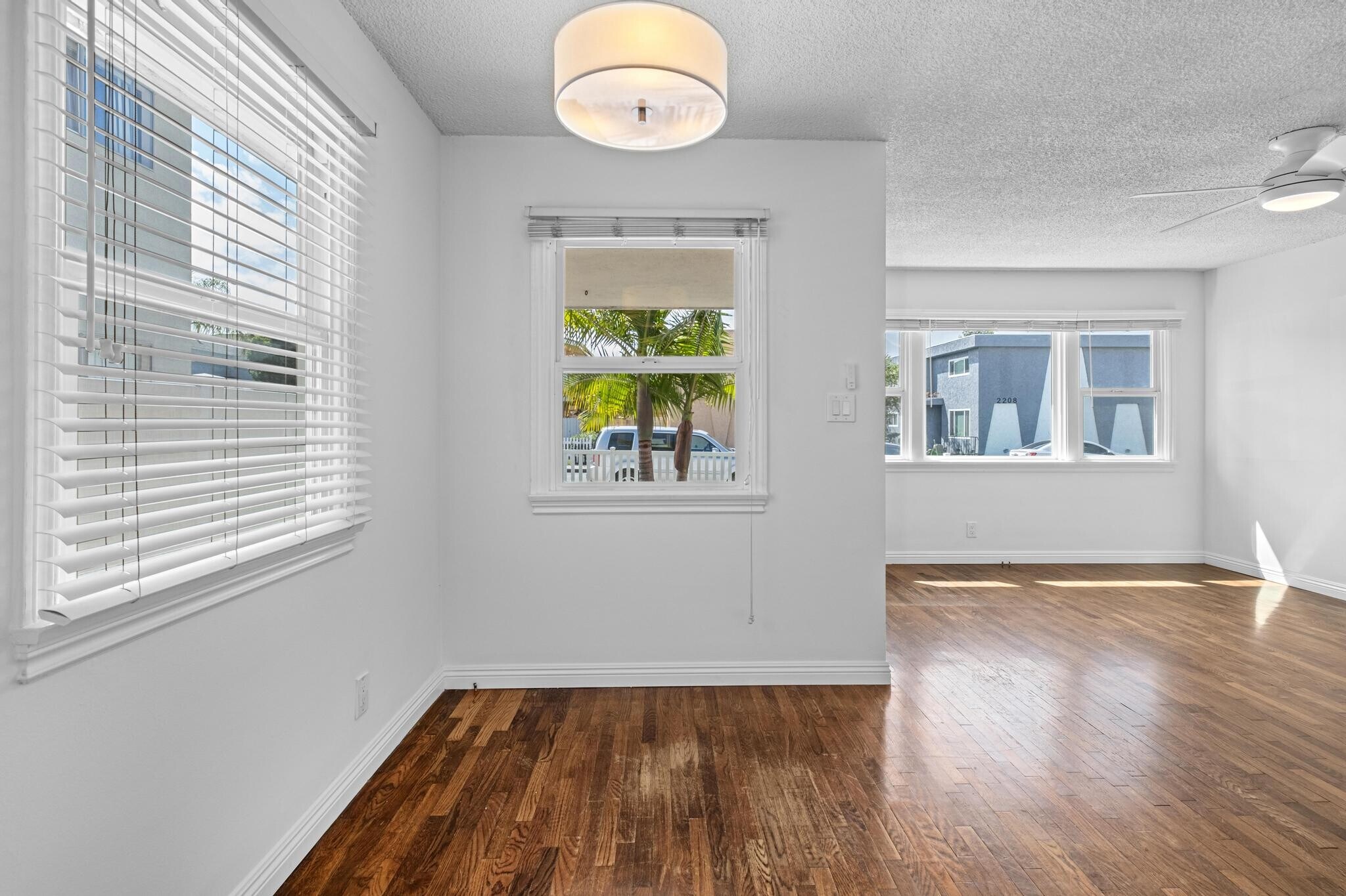 Building Photo - 2211 Nelson Ave